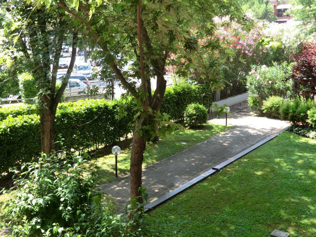 Doctor House Desenzano Desenzano del Garda Exterior foto